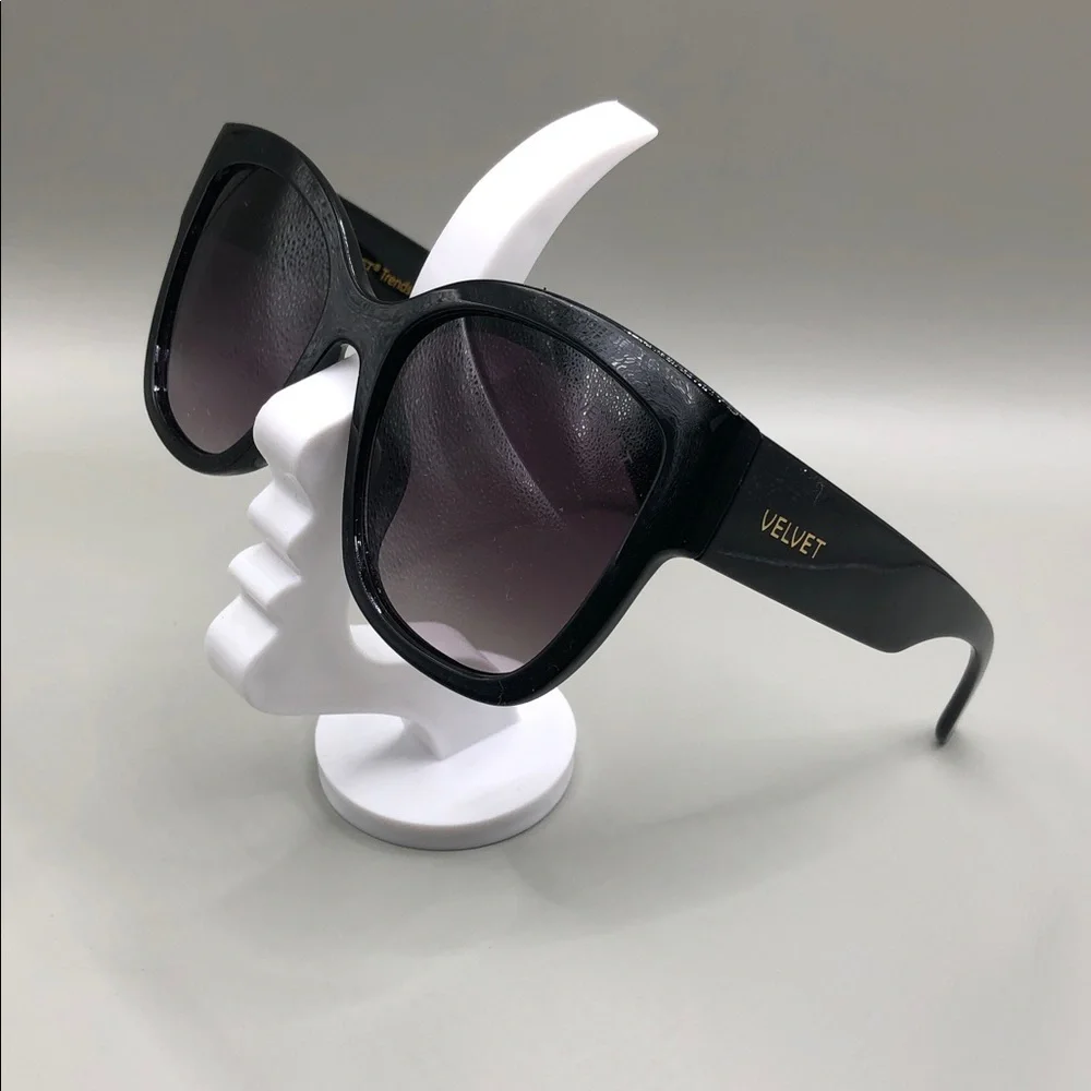 Velvet Eyewear Jane Sunglasses Black Oversized Cat Eye